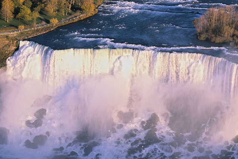 american-falls-part-of-niagara-falls-american-falls-viewed-from-canada
