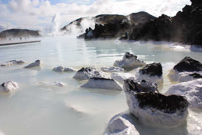 blue-lagoon-although-it-can039t-be-noticed-in-photos-the-repugnant-smell-of-sulphur-surrounds-the
