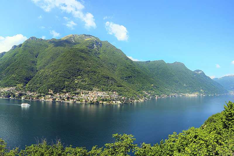 lake-como-the-lake-is-over-400-m-1320-ft-deep-and-its-bottom-goes-more-than-200-m-656-ft-below-sea