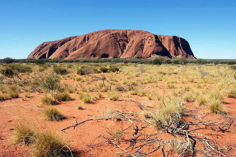 uluru-ayers-rock-the-monolith-is-listed-as-a-unesco-world-heritage-site