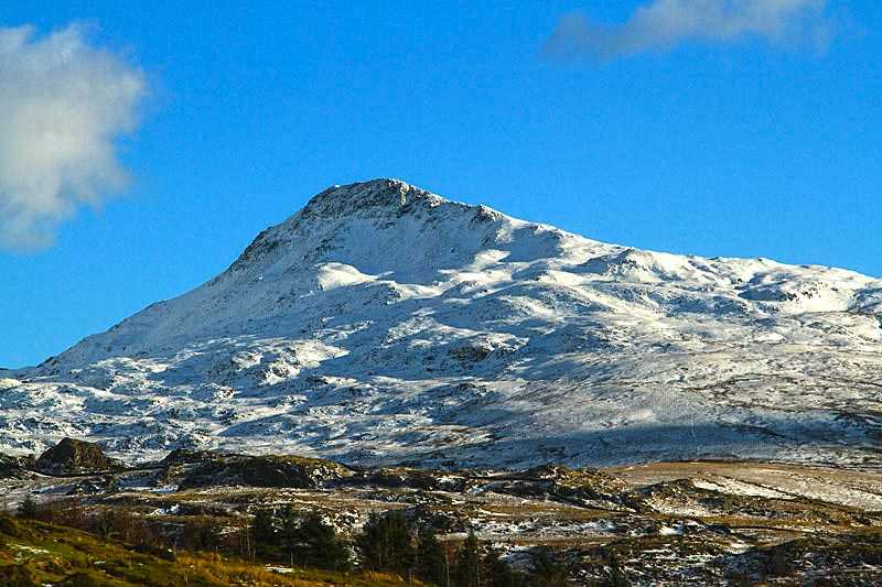 yr-aran-the-snow-covered-peak-of-yr-aran-snowdonia-national-park
