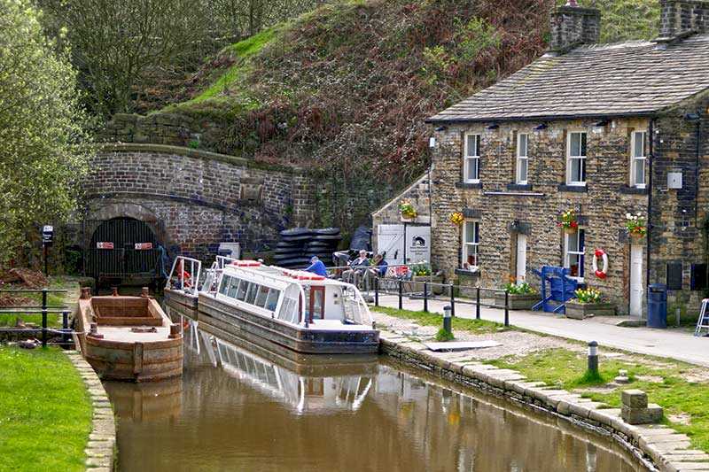 huddersfield-narrow-canal