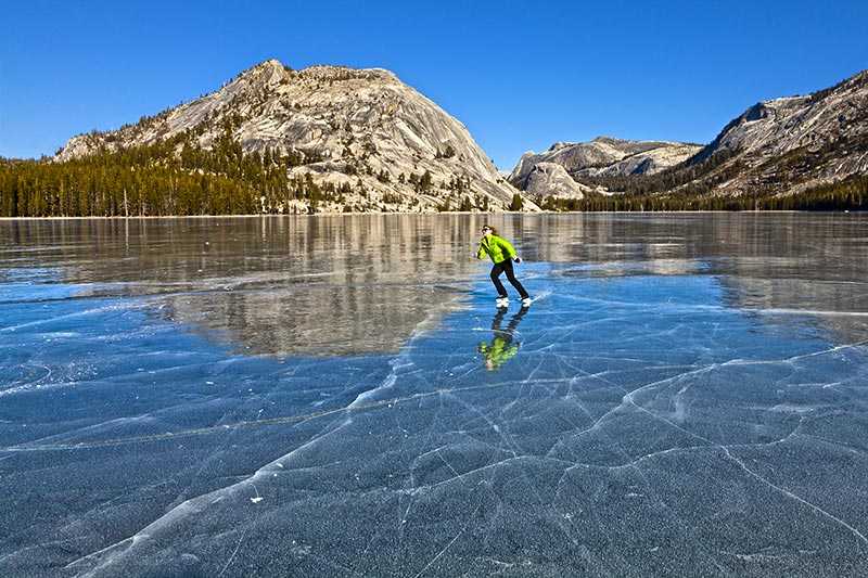 yosemite-national-park-ice-skating-on-frozen-tenaya-lake